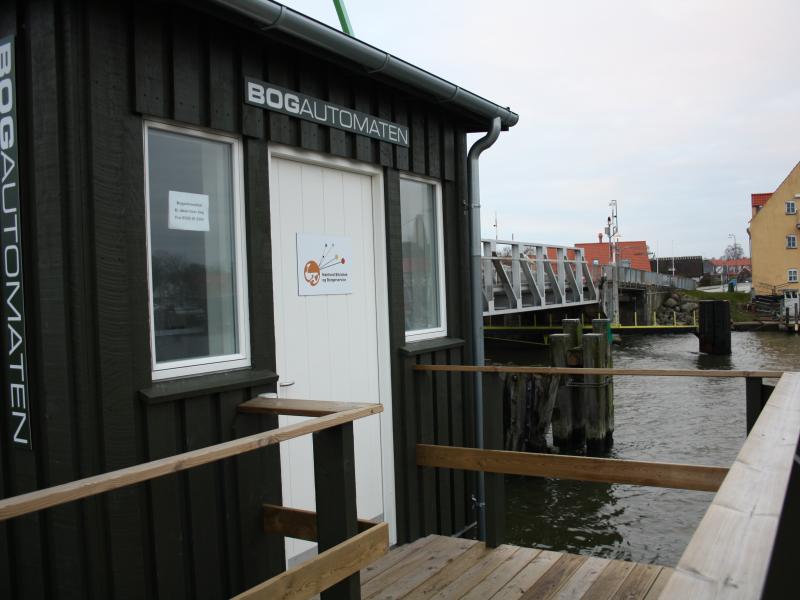 Billede af bibliotekets facade